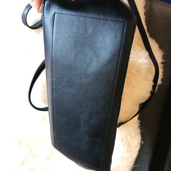 STEVE MADDEN - Black/Gold Tote - Picture 7 of 10